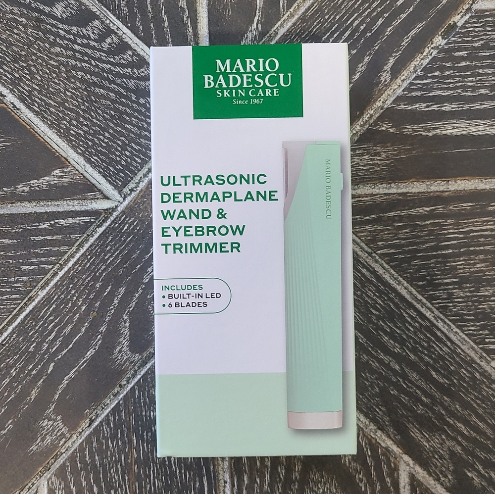 NWT Mario Badescu Ultrasonic Dermaplane Wand & Eyebrow Trimmer